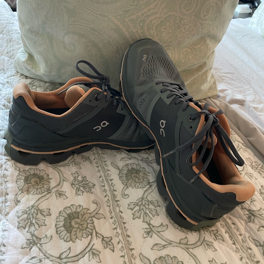 onCloud Cloudace Running Shoes